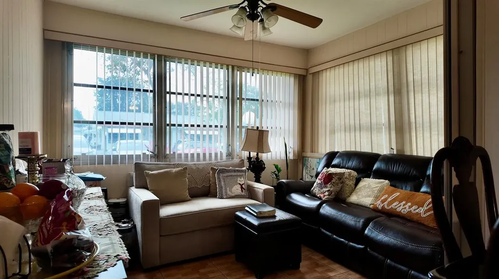 1061 NW 85th Terrace Plantation FL 33322