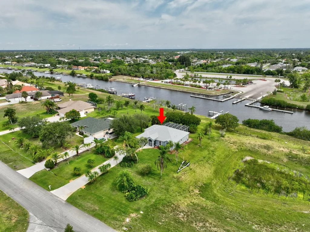 2704 SE Eagle Drive Port St Lucie FL 34984