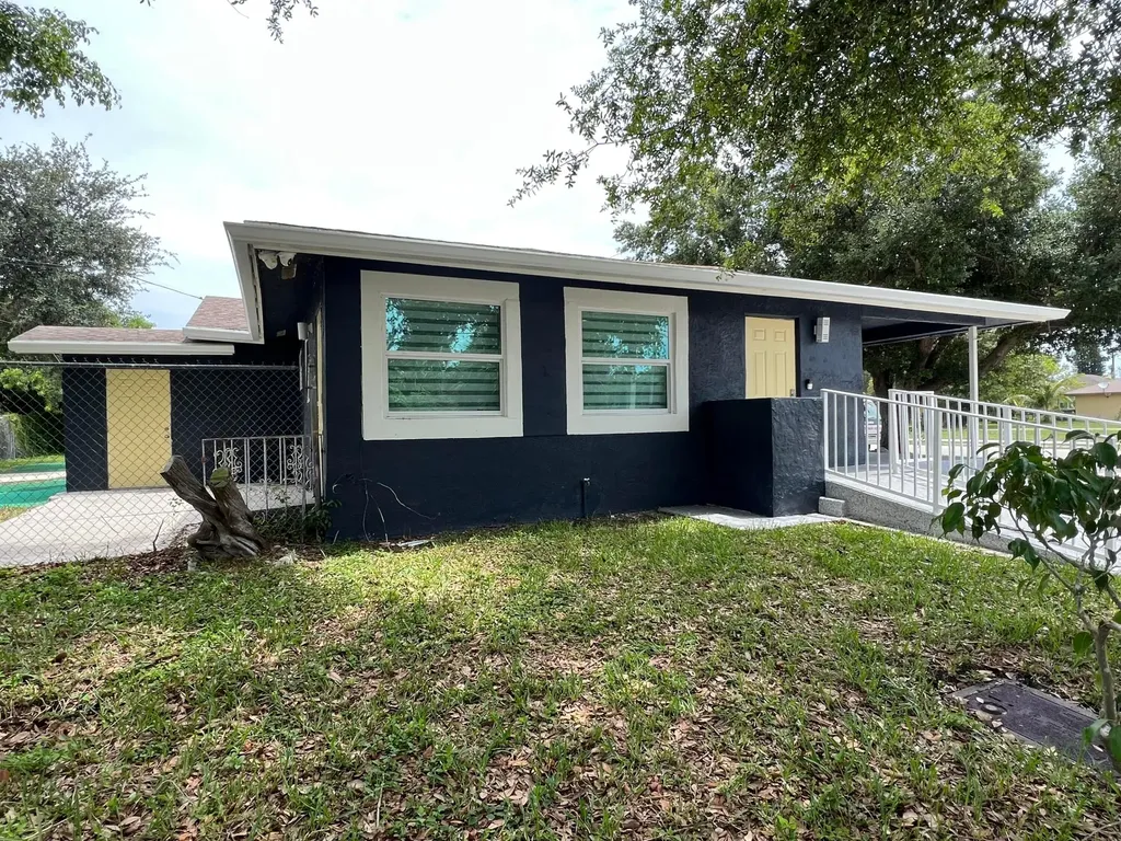 601 NW 2nd Street Delray Beach FL 33444