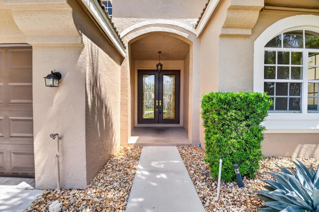 2520 Glendale Place Royal Palm Beach FL 33411
