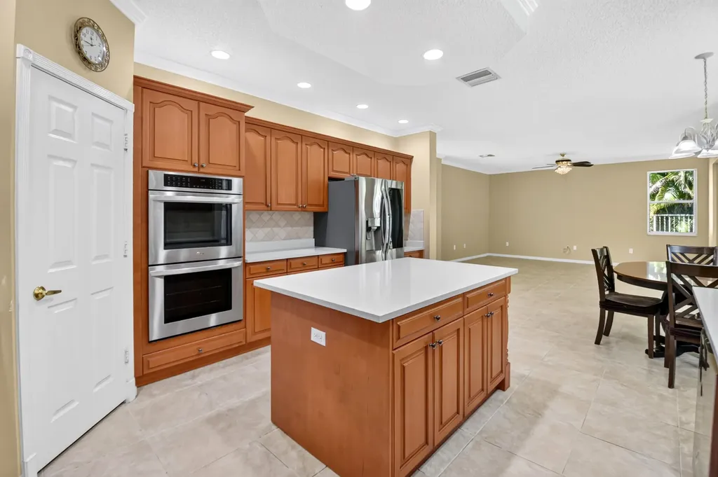 2520 Glendale Place Royal Palm Beach FL 33411
