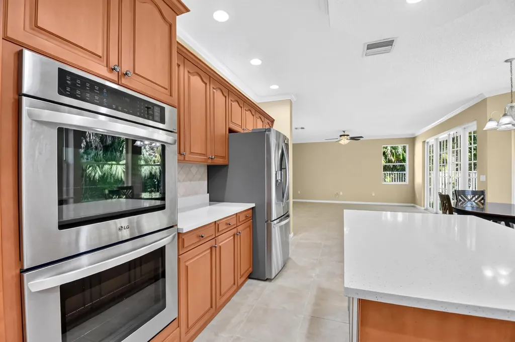 2520 Glendale Place Royal Palm Beach FL 33411