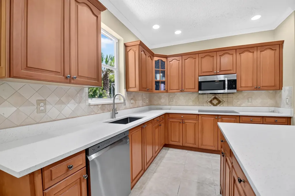 2520 Glendale Place Royal Palm Beach FL 33411