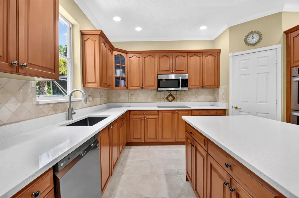 2520 Glendale Place Royal Palm Beach FL 33411
