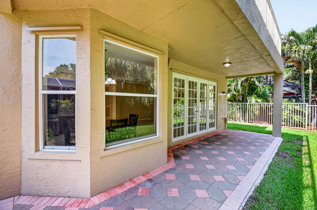 2520 Glendale Place Royal Palm Beach FL 33411