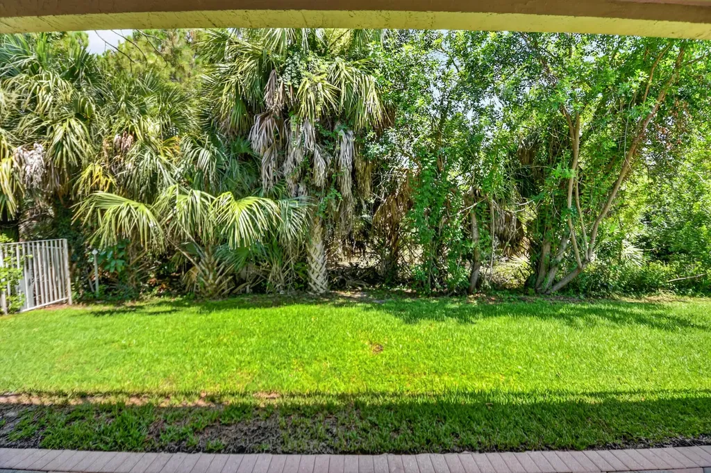 2520 Glendale Place Royal Palm Beach FL 33411