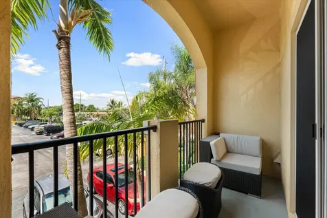 131 NW 2nd Avenue Hallandale FL 33009