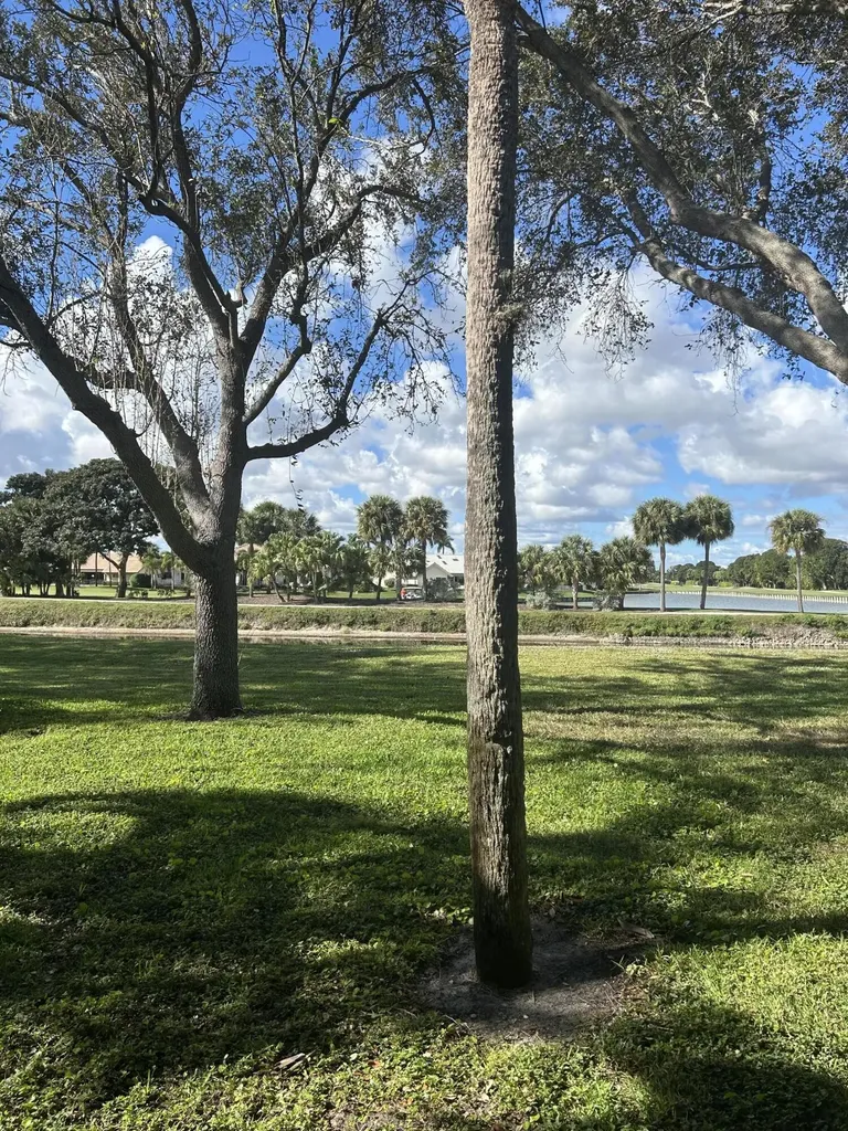 2900 SW 22nd Circle Delray Beach FL 33445