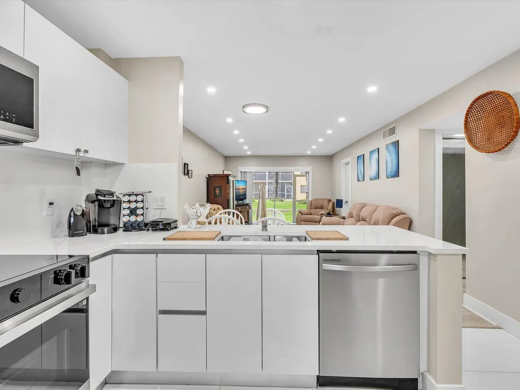 100 Ashbury Road Hollywood FL 33024