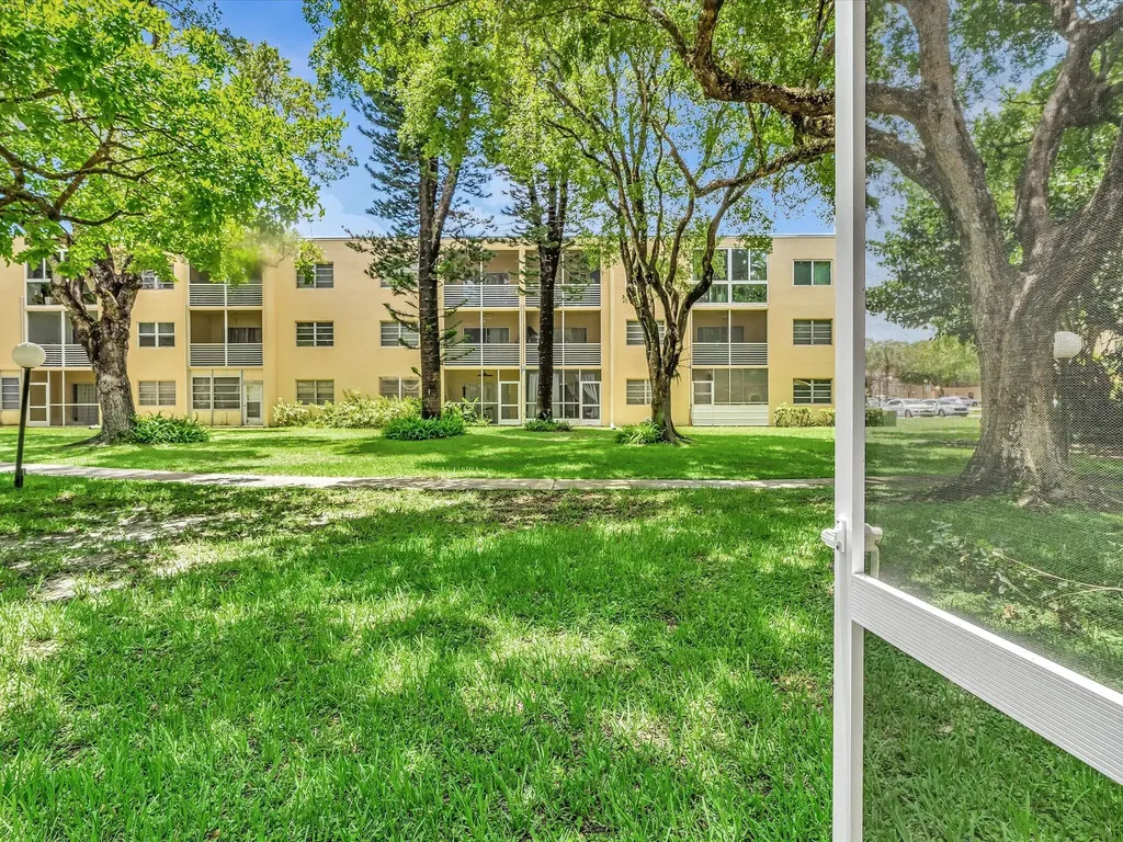 100 Ashbury Road Hollywood FL 33024