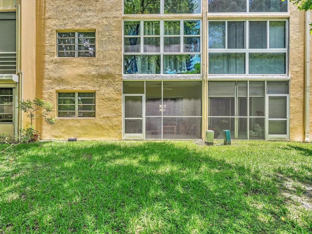 100 Ashbury Road Hollywood FL 33024