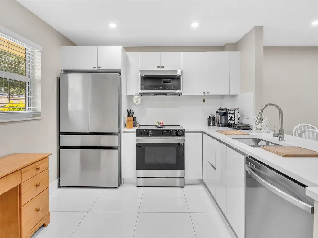 100 Ashbury Road Hollywood FL 33024