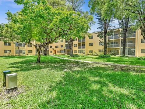 100 Ashbury Road Hollywood FL 33024