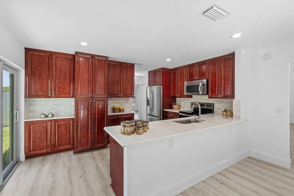 6930 NW 2nd Terrace Boca Raton FL 33487