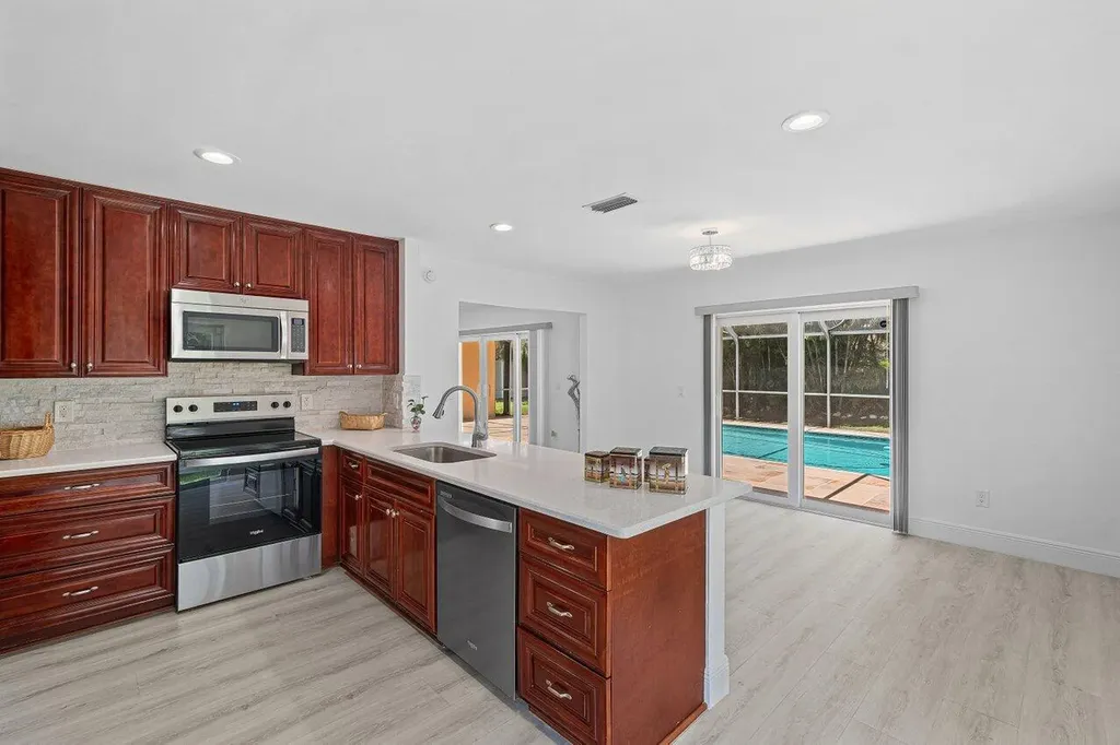 6930 NW 2nd Terrace Boca Raton FL 33487