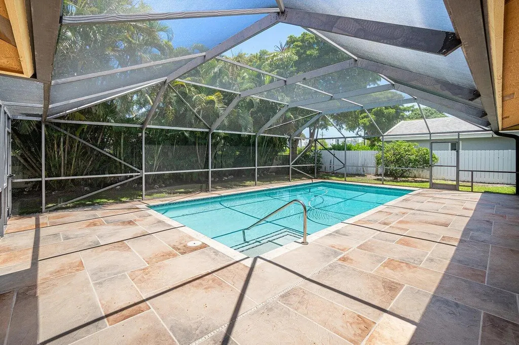 6930 NW 2nd Terrace Boca Raton FL 33487