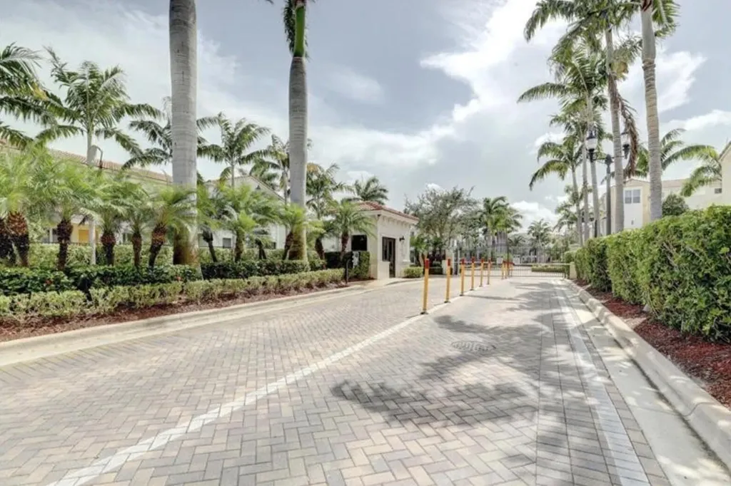 1485 NW 48th Drive Boca Raton FL 33431