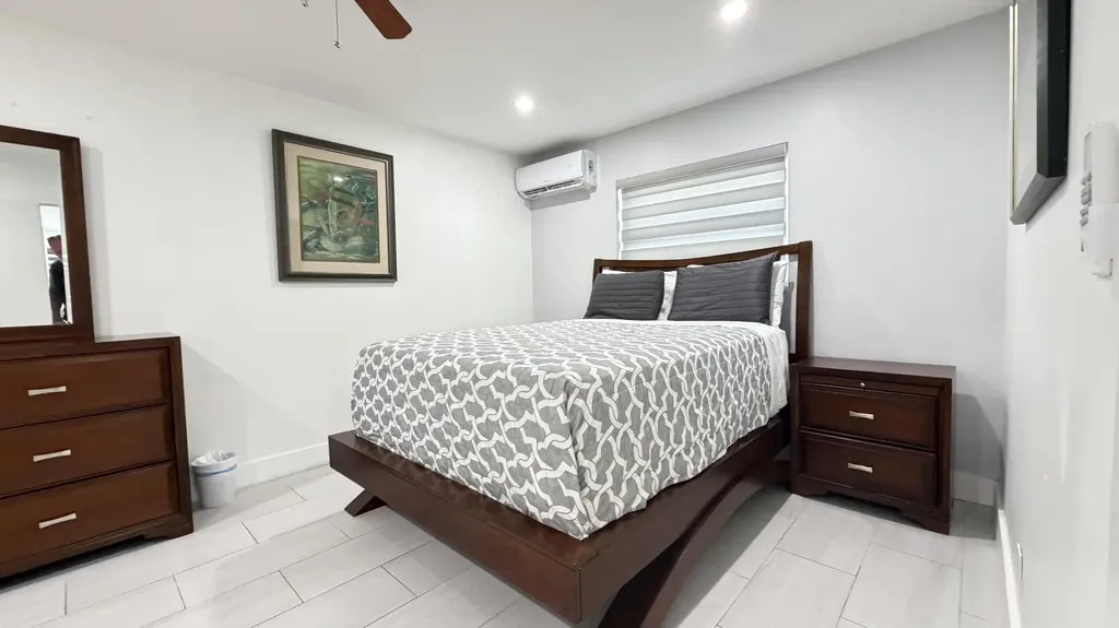1004 NE 18th Street Fort Lauderdale FL 33305