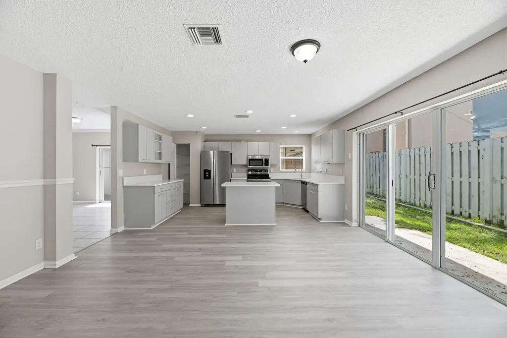 5477 NW 44th Way Coconut Creek FL 33073
