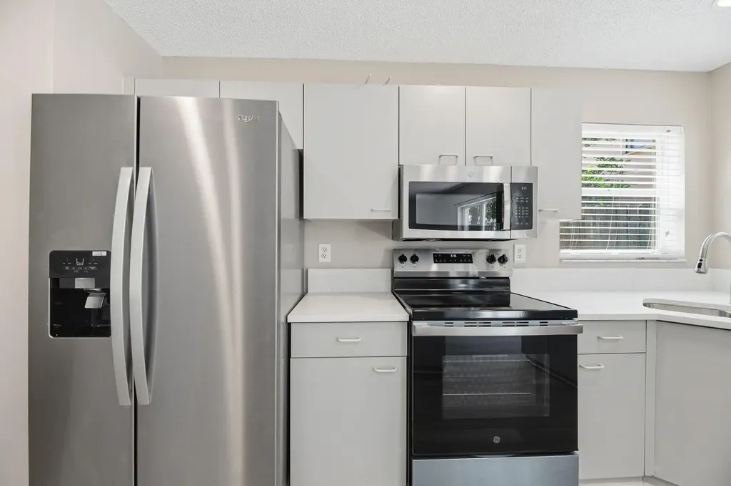 5477 NW 44th Way Coconut Creek FL 33073