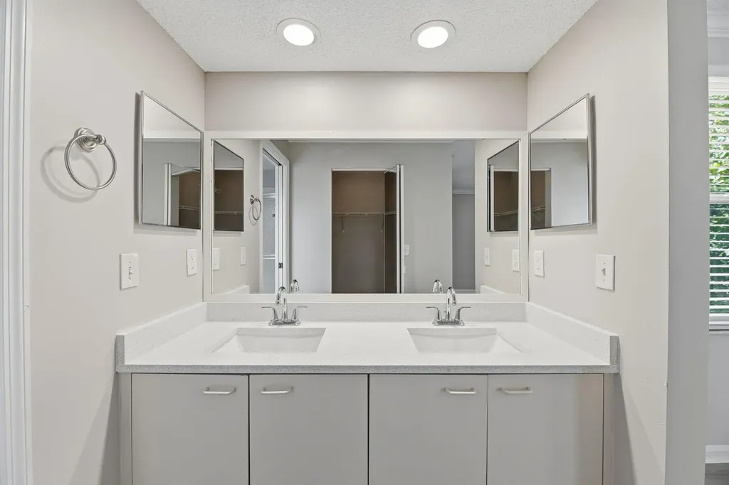 5477 NW 44th Way Coconut Creek FL 33073