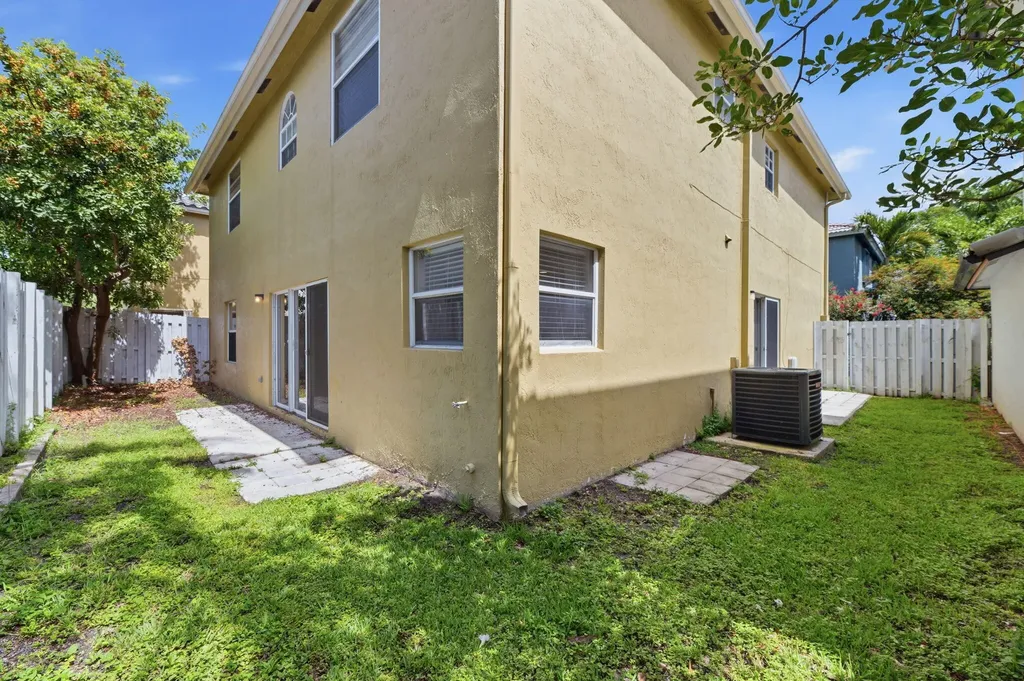 5477 NW 44th Way Coconut Creek FL 33073