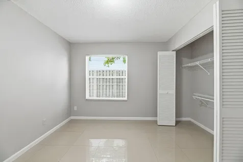 5477 NW 44th Way Coconut Creek FL 33073