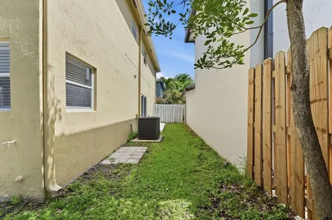 5477 NW 44th Way Coconut Creek FL 33073