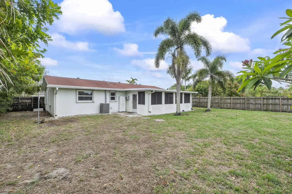 8095 W Saint John Avenue W Boynton Beach FL 33472