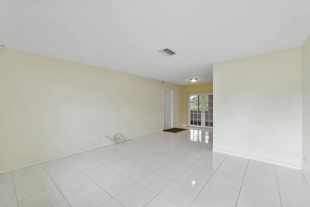 8095 W Saint John Avenue W Boynton Beach FL 33472