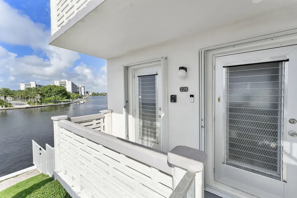 101 NE 19th Avenue Deerfield Beach FL 33441