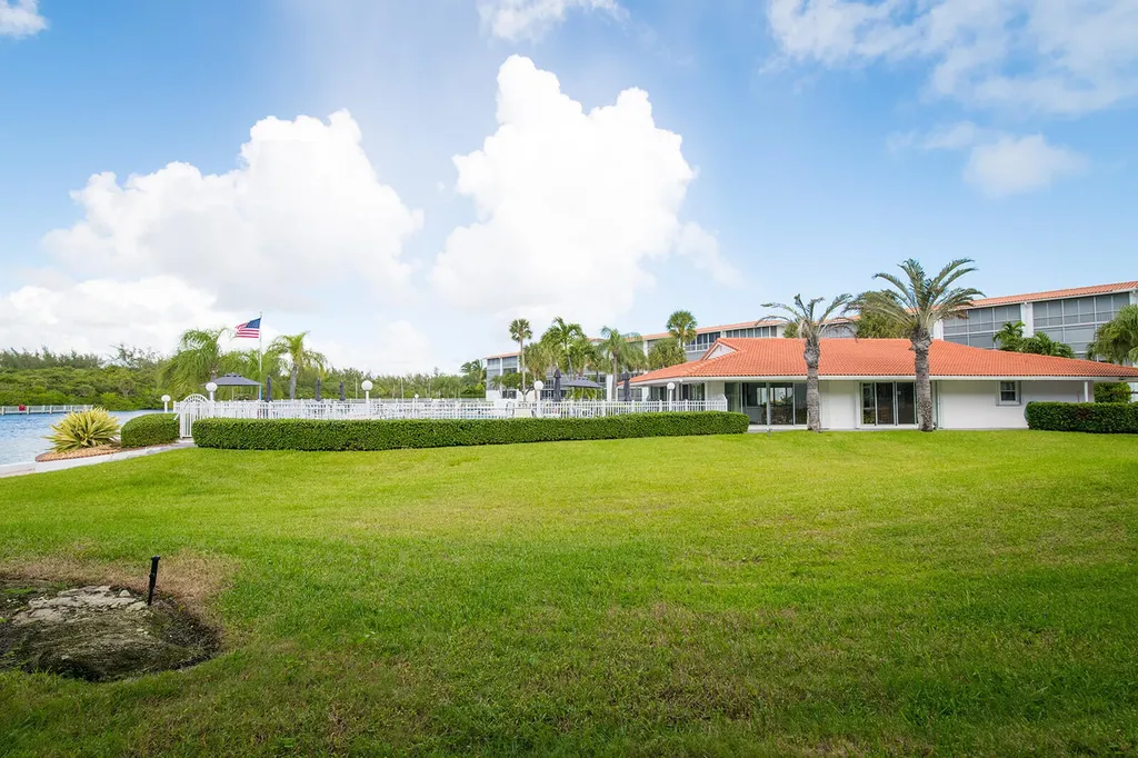 101 NE 19th Avenue Deerfield Beach FL 33441