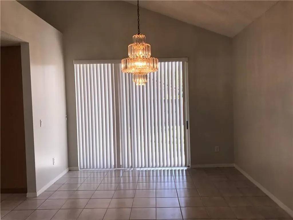 245 Via Milan Terrace Davie FL 33325