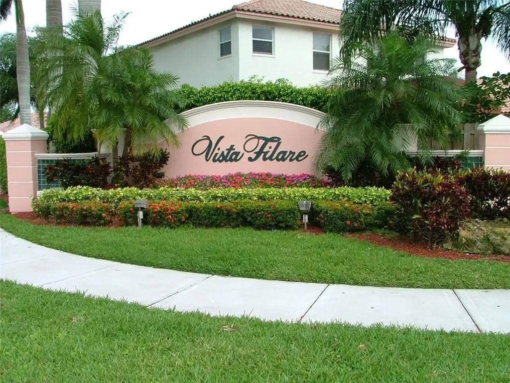 245 Via Milan Terrace Davie FL 33325