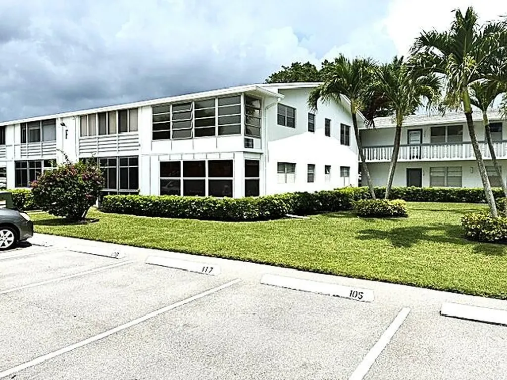 110 Markham F Deerfield Beach FL 33442