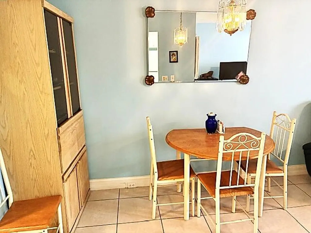 110 Markham F Deerfield Beach FL 33442