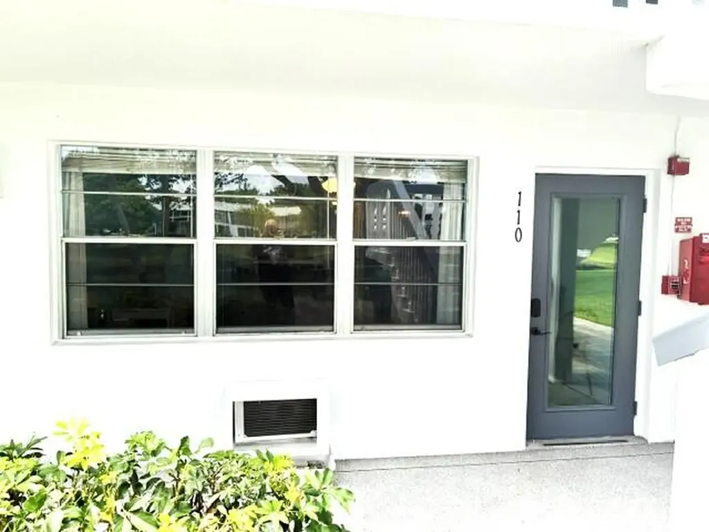 110 Markham F Deerfield Beach FL 33442