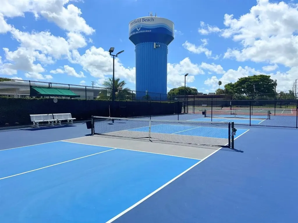 110 Markham F Deerfield Beach FL 33442