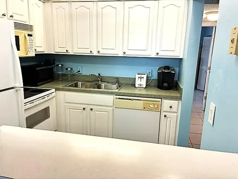 110 Markham F Deerfield Beach FL 33442