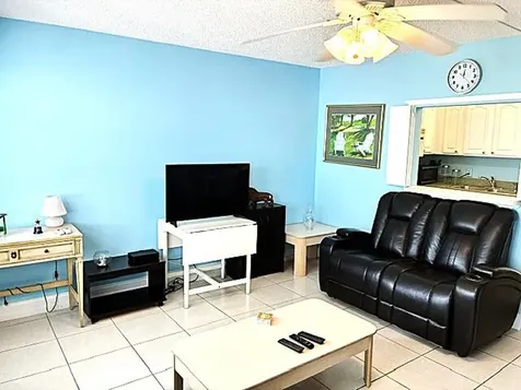 110 Markham F Deerfield Beach FL 33442
