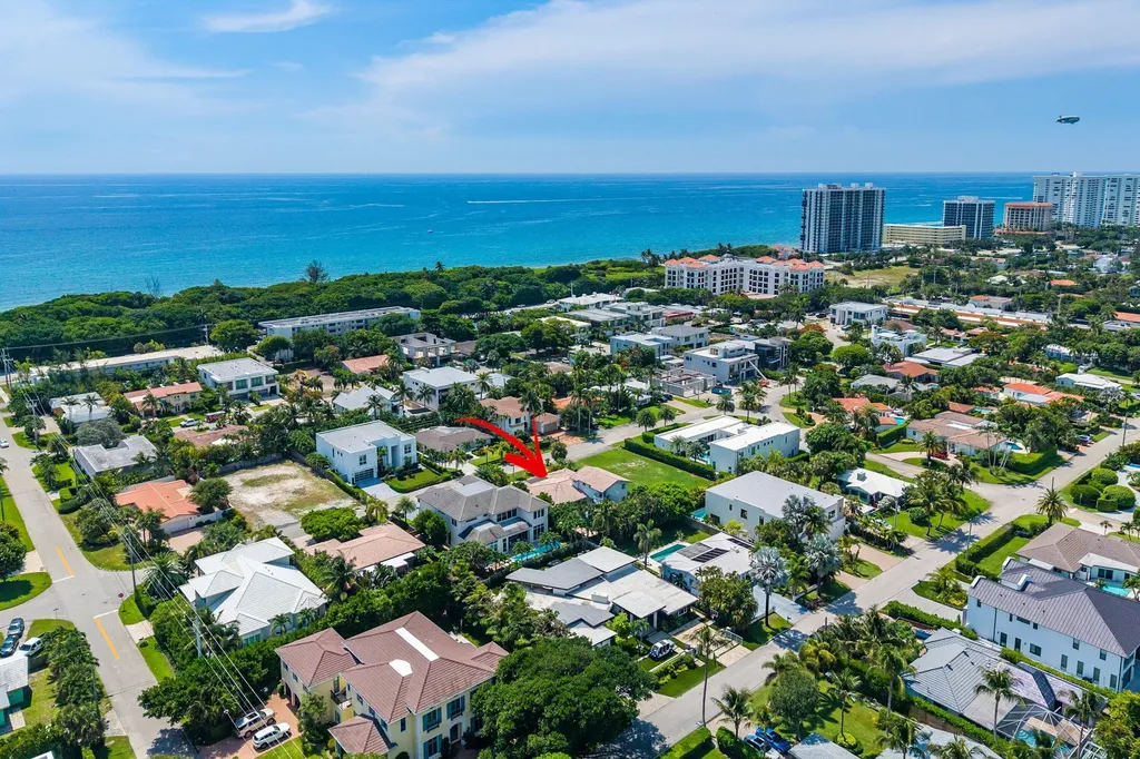 299 NE Wavecrest Court Boca Raton FL 33432