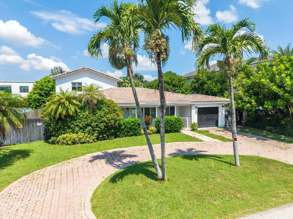 299 NE Wavecrest Court Boca Raton FL 33432