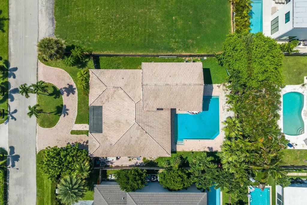 299 NE Wavecrest Court Boca Raton FL 33432