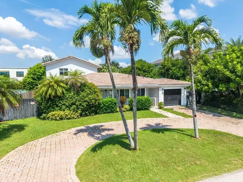 299 NE Wavecrest Court Boca Raton FL 33432
