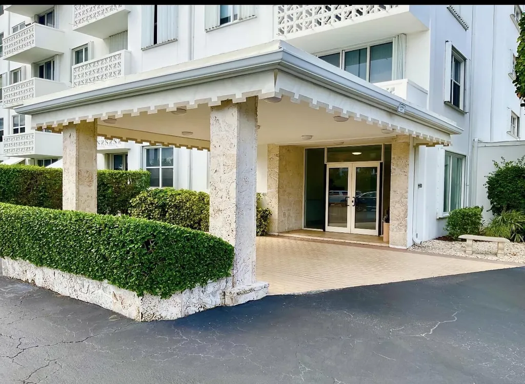 2840 S Ocean Boulevard Palm Beach FL 33480