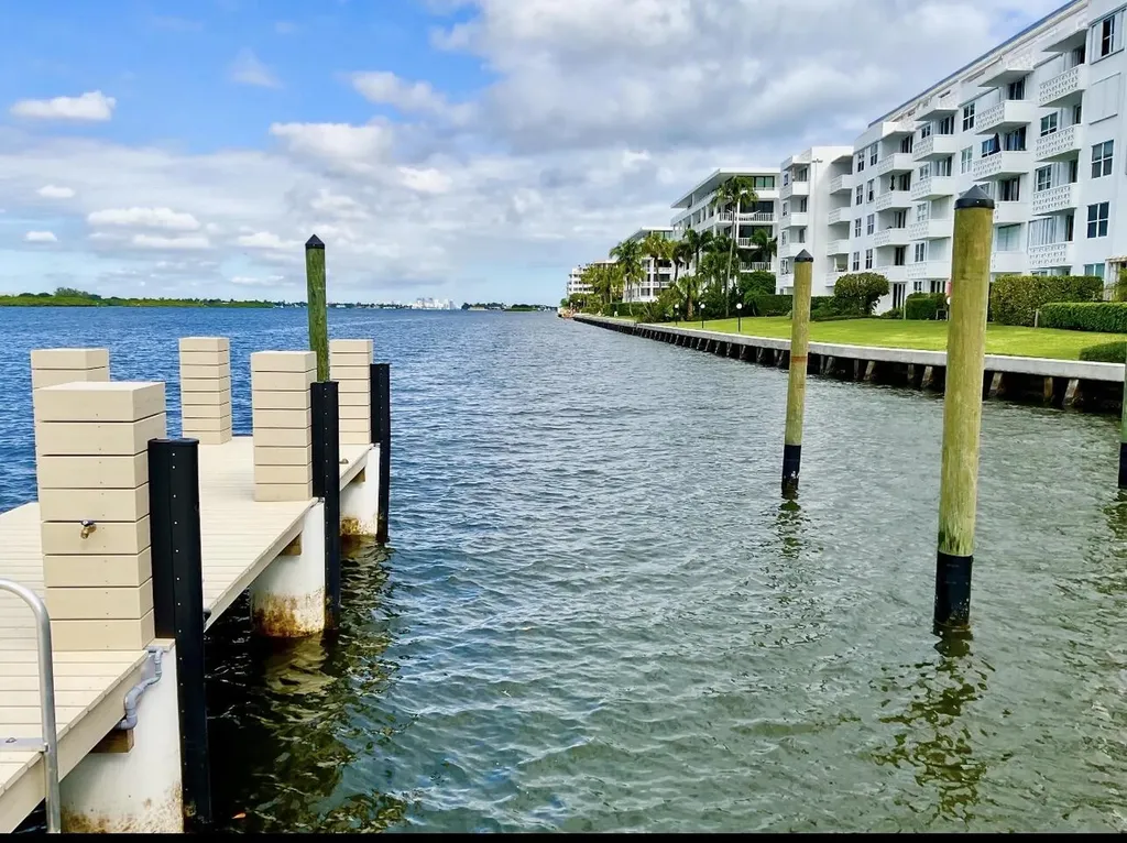 2840 S Ocean Boulevard Palm Beach FL 33480