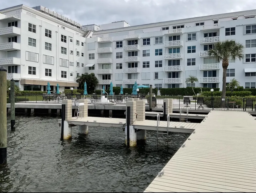 2840 S Ocean Boulevard Palm Beach FL 33480