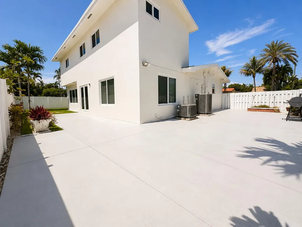 1155 Washington Street Hollywood FL 33019
