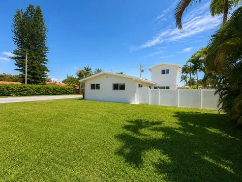 1155 Washington Street Hollywood FL 33019