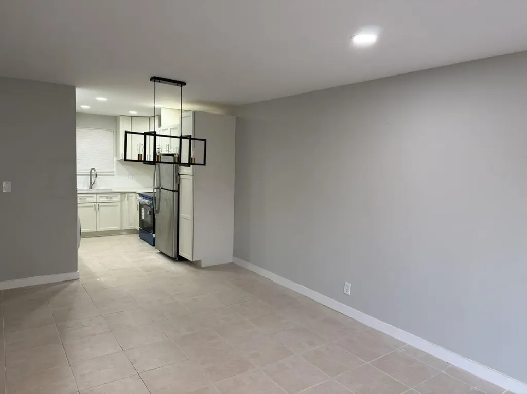 2810 Riverside Drive Coral Springs FL 33065